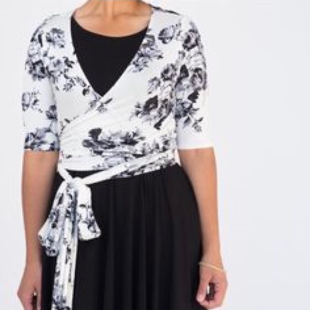 Agnes & Dora Black & White Floral Wrap Top
